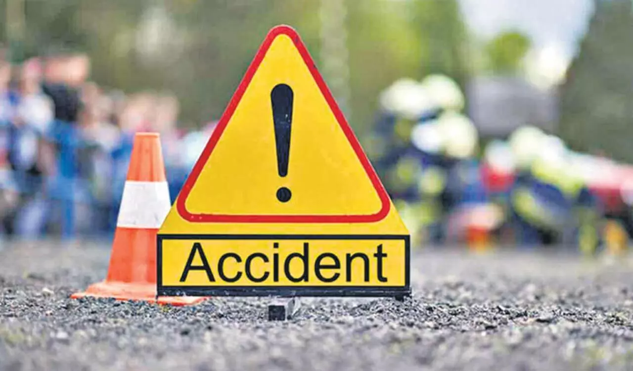 One dead, another injured in Bolero lorry collision at Poodur Bridge in Jagityal