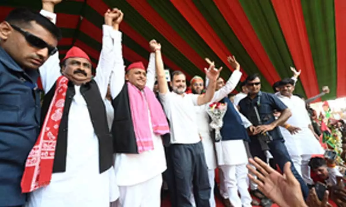 Drama at Rahul-Akhilesh joint poll rally in UPs Phulpur, duo leave without addressing crowd