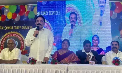 Jana Chaitanya Vedika president Vallamreddy Lakshmana Reddy addressing the meeting in Guntur on Sunday