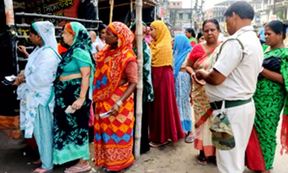 Polling picks up pace in Bengal amid reports of sporadic violence