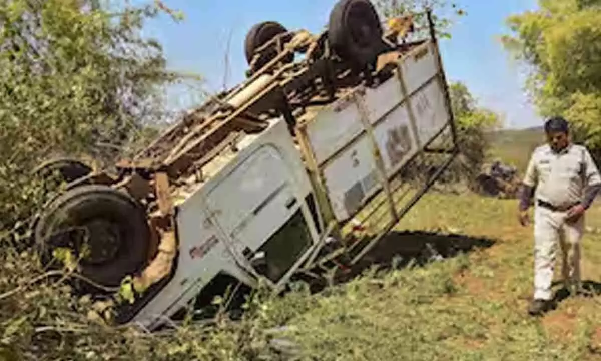 Tragic Accident Claims Lives In Chhattisgarhs Kawardha: 18 Killed In Pickup Truck Mishap