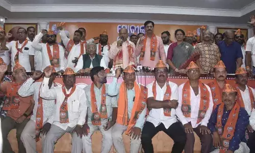 Ex-BJD minister Samir Dash joins BJP