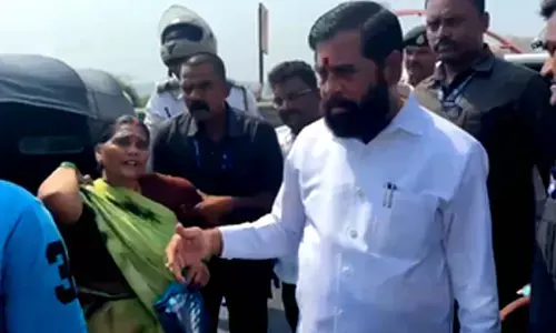 Good Samaritan Maha CM helps rush road accident victims to hospital