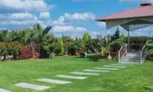 Farmhouses Near Hyderabad: Living in Green Spaces and Big Plots