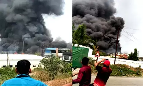 Explosions rock factory in Mahas Thane