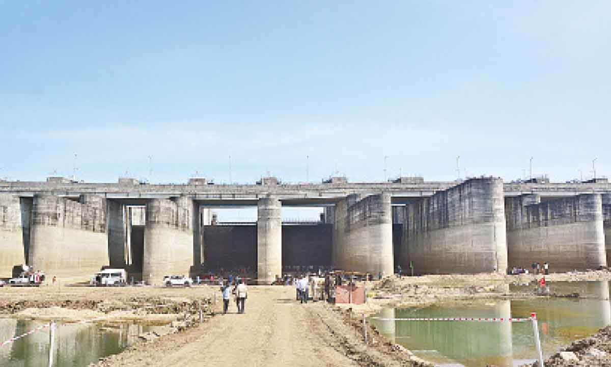 Uttam Directs Officials To Survey Medigadda Barrage For Repairs