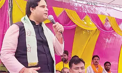 Varun Gandhi campaigns for mom Maneka in Sultanpur