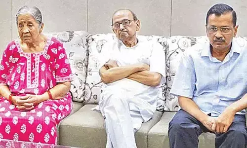 Delhi Police defers quizzing of Kejriwal’s parents