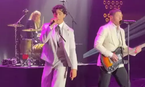 Priyankas husband-pop star Nick Jonas brings the house down at Cannes AIDS gala