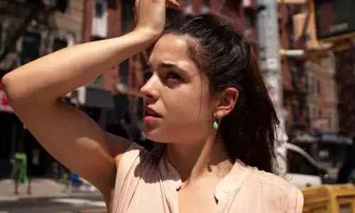 Summer Hair Care: Tips and Tricks to Manage Your Mane During a Heatwave