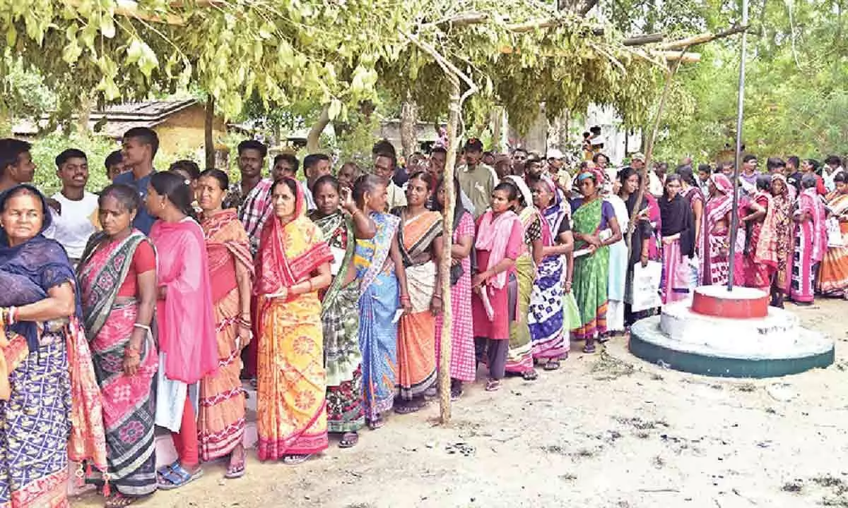 Odisha sees significant turnout in 3rd phase poll