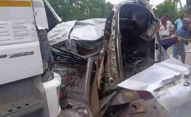 Six People Killed in Road Accident Near Kandali, Hassan