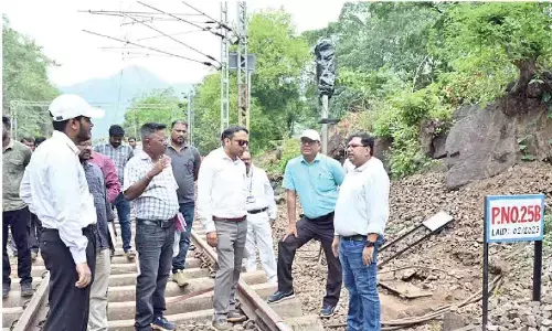 Visakhapatnam: Waltair DRM inspects Shivalingapuram station yard works