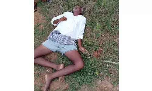 A farmer dies with an electric shock.