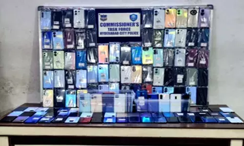 Smartphone theft, smuggling gang busted in Hyderabad