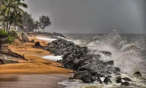 Cyclone Remal barrels towards Bengal coast