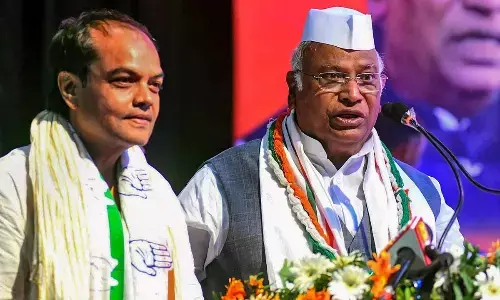 Modis mujra remark sparks intense debate