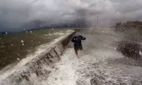 3 dead as typhoon hits Philippines