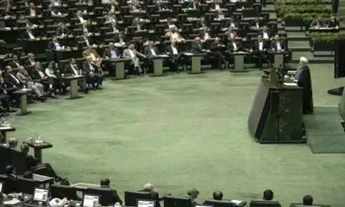 New Parliament convenes in Tehran days after deadly helicopter crash