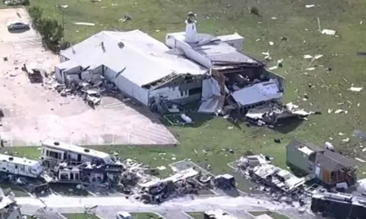 19 killed as tornadoes rip through US