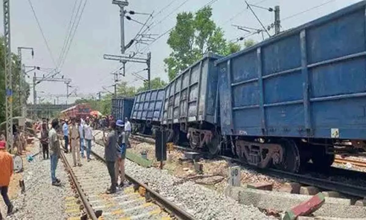 Goods train derails at Uppariguda