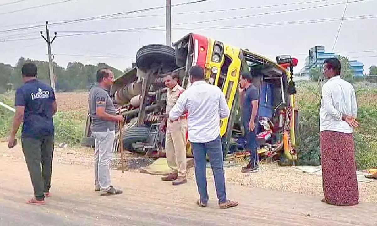 20 injured as private bus overturns