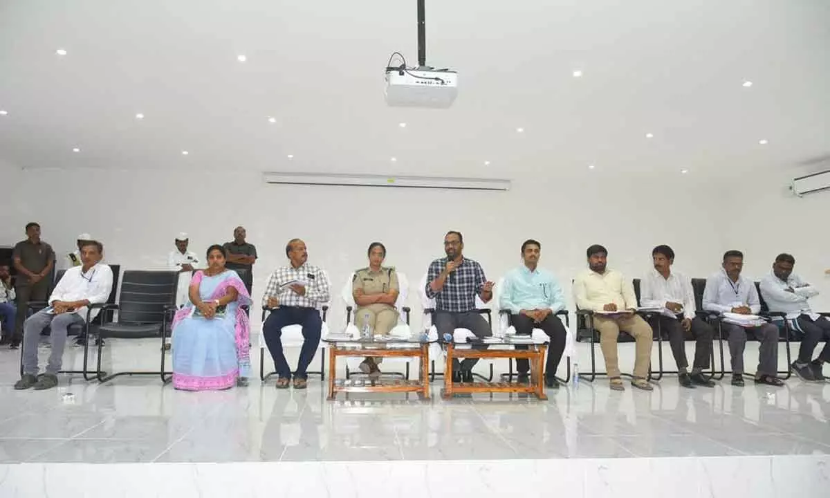 Palnadu district Collector Srikesh B Lathkar addressing a meeting in Narasaraopet on Sunday. SP Malika Garg is also seen