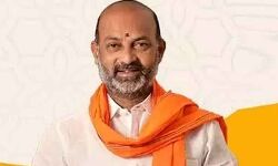 BJPs Bandi Sanjay Kumar is leading in Karimnagar Lok Sabha constituency BJPs Bandi Sanjay Kumar is leading in Karimnagar Lok Sabha constituency