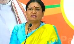 BJP candidate DK Aruna is leading from Mahbubnagar Lok Sabha segment. BJP candidate DK Aruna is leading from Mahbubnagar Lok Sabha segment.