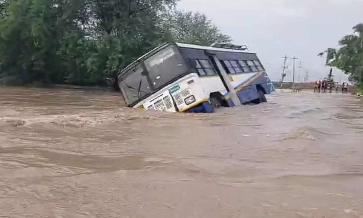 Incessant rains wreak havoc on undivided Kurnool dist