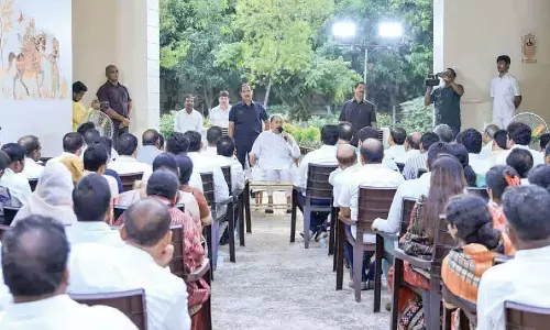 Naveen seeks to boost morale of BJD leaders