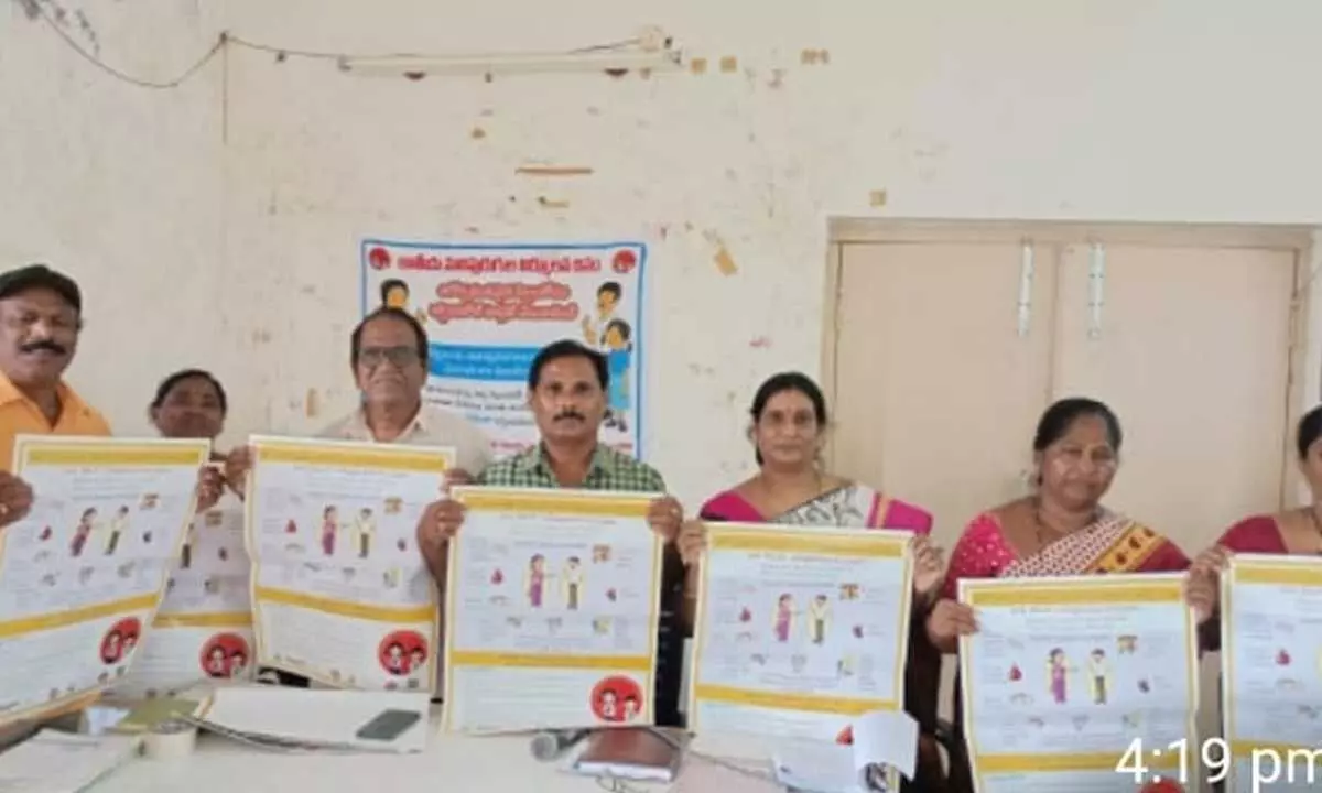 DM HO conduct an awareness programme for Anganwadi teachers on round warms
