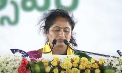 S Savita took the oath. She was elected from Penugonda segment and belongs to Kuraba caste. S Savita took the oath. She was elected from Penugonda segment and belongs to Kuraba caste.