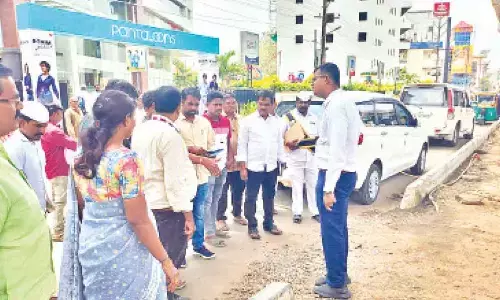 VMC Commissioner Swapnil Dinkar Pundkar instructing officials during his visit in Vijayawada on Thursday
