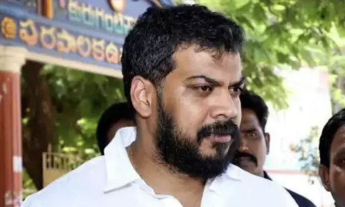 TDP attacking YSRCP activists: Anil Yadav