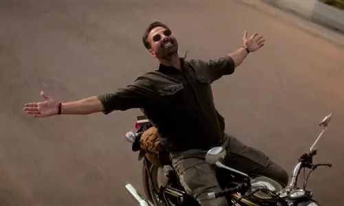 Akshay Kumar looks rugged in first look of ‘Sarfira’