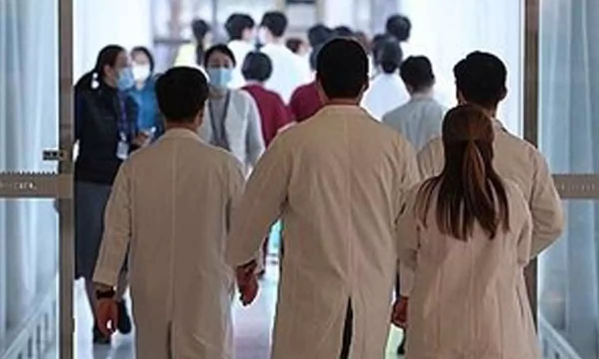 Doctors group in S.Korea offers to vote on walkout if govt accepts 3 demands