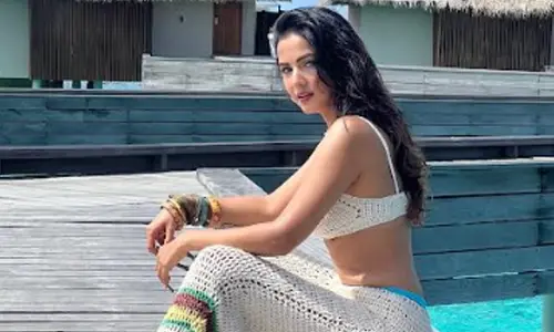 Sonal Chauhan dazzles in Maldives