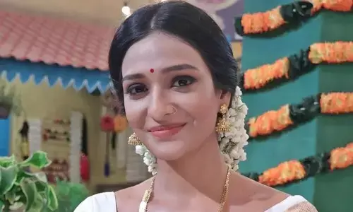 Aishwarya Khare gives a sneak peek into her Kasavu saree