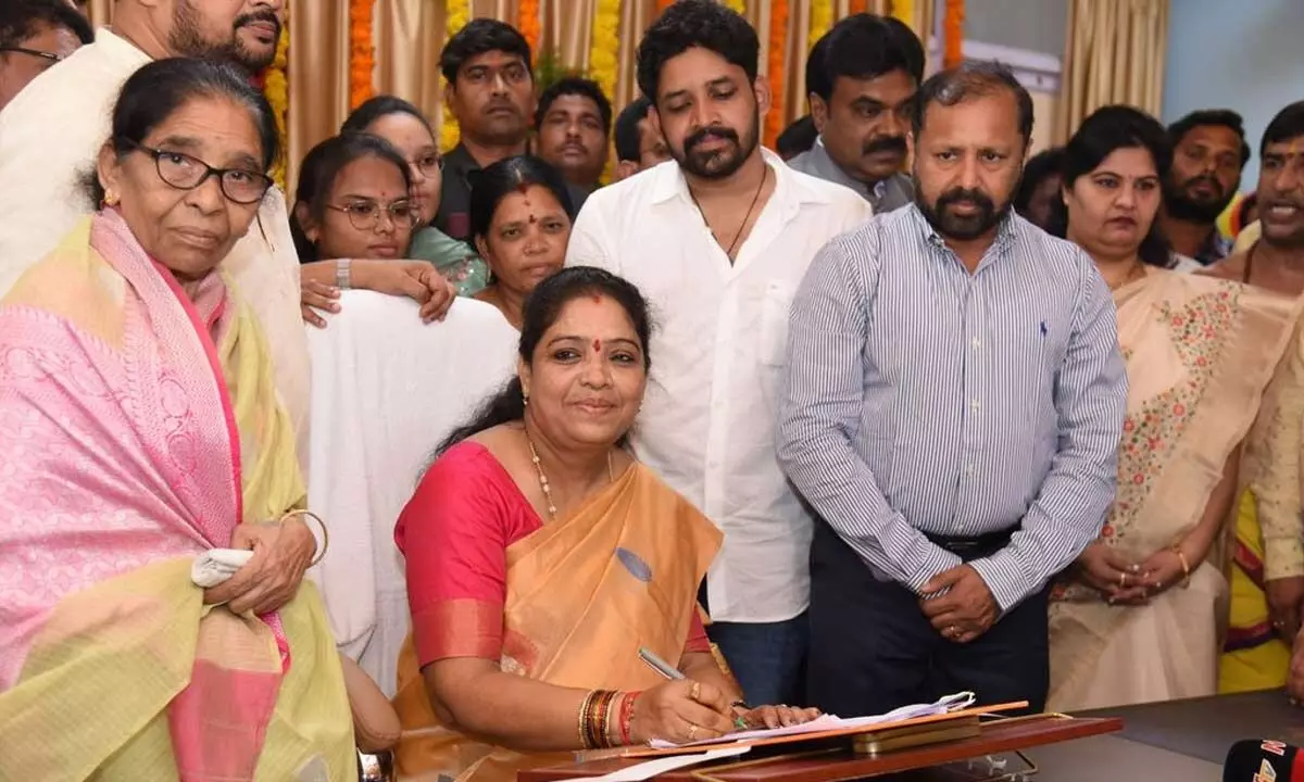 Minister for women and child welfare and tribal welfare Gummidi Sandhya Rani taking charge in her chambers at the Secretariat at Velagapudi on Monday