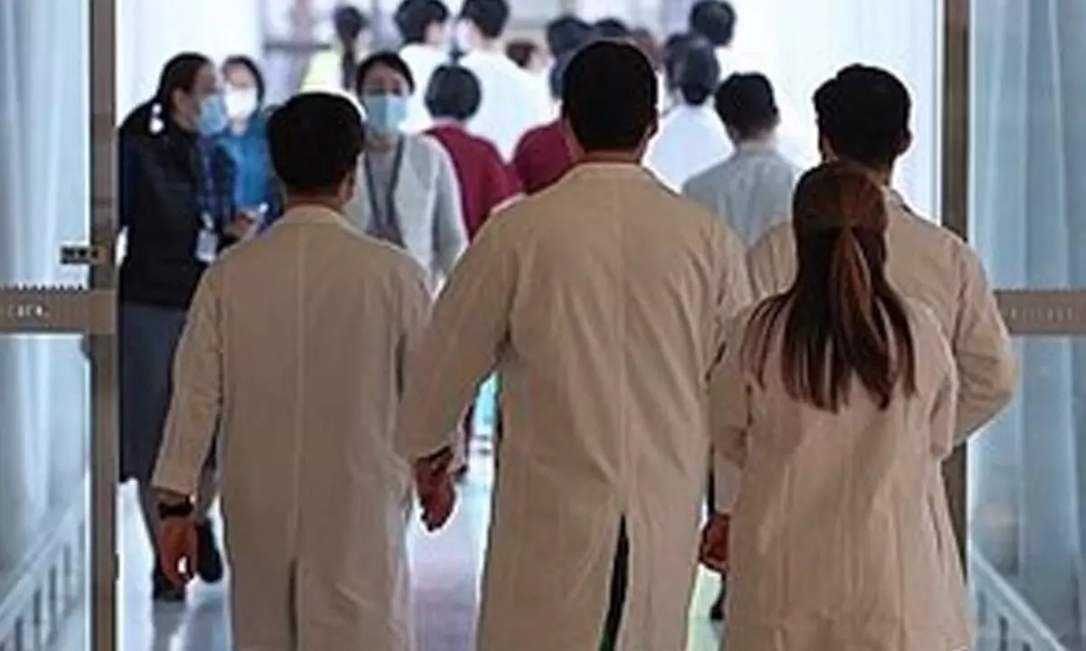 Doctors group in S. Korea threatens to stage indefinite walkout unless govt accepts demands
