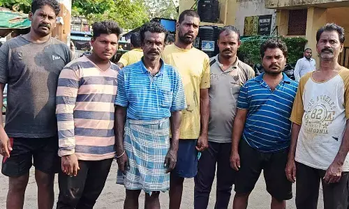 Seven rescued in a fishing boat accident