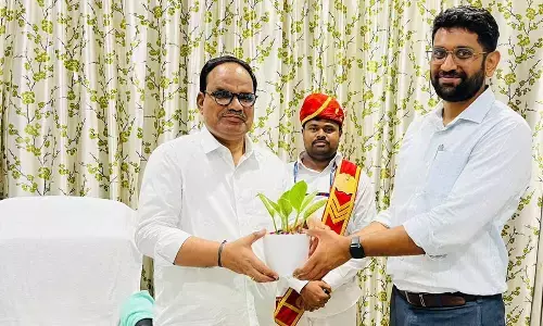 Collector Jitesh V who met District Chief Justice Patil Vasanth