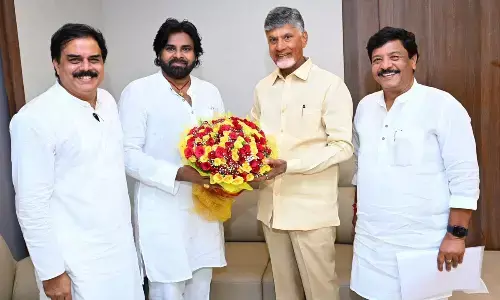 Pawan Kalyan Meets AP CM Chandrababu Naidu, Discusses on Governance Issues