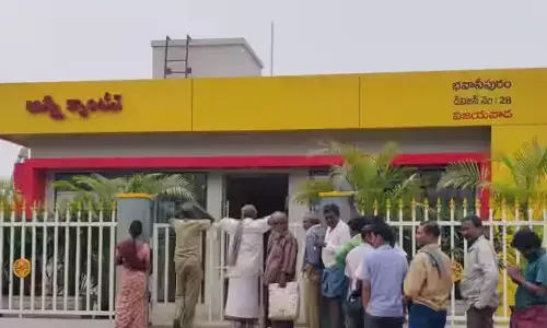 Reopen Anna canteens, says Collector