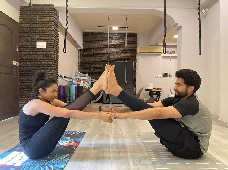 Rakul, Jackkysets couple goals on International Yoga Day