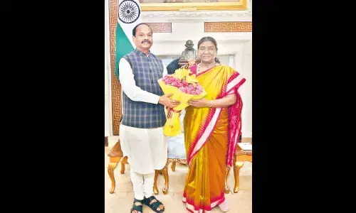 Guv, CM greet Prez on birthday