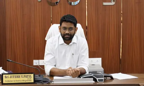 Collector Jitesh V Patil review on implementation of Amma Adarsh ​​School Scheme