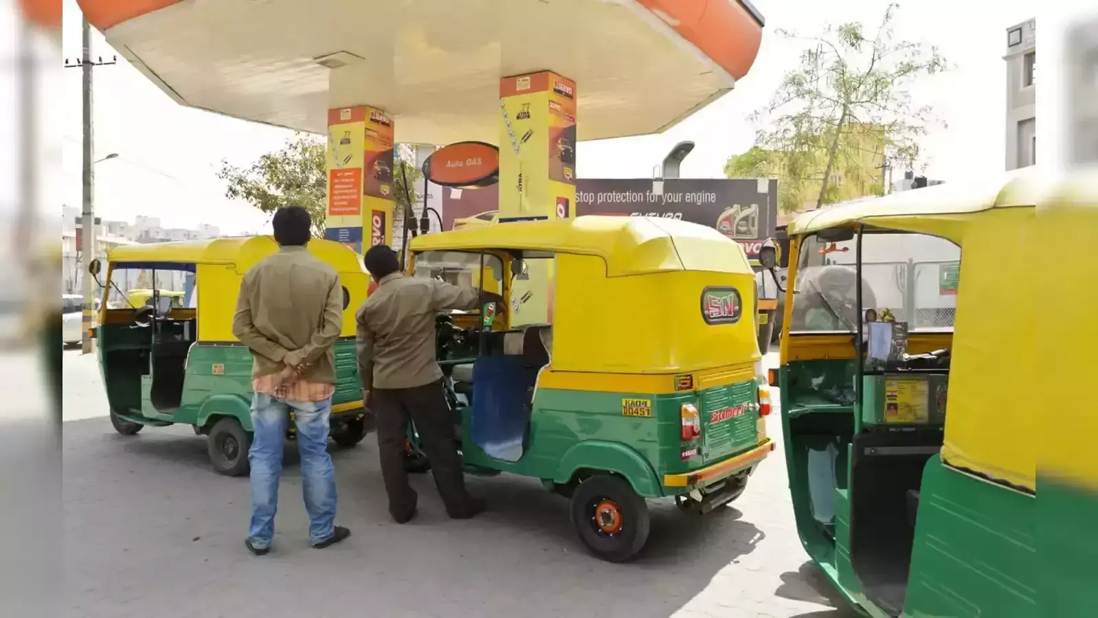 Government Implements CNG Price Hike Across Northern India