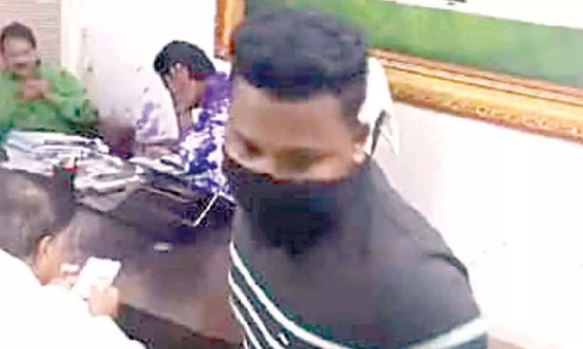 Ink thrown at Odisha Cong chief Sarat Pattnayak